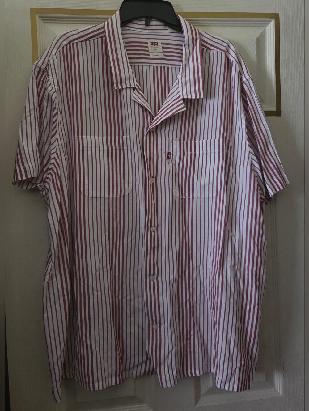 Levi's Men's Short-Sleeve Red & White Striped Button-Up Shirt